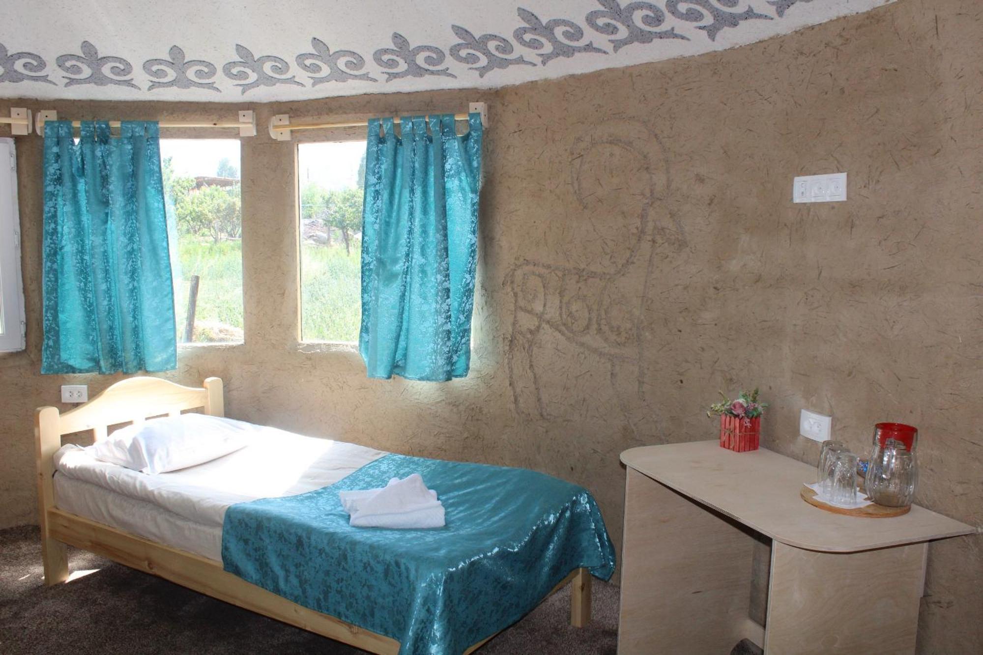 Guest House Emily Bokonbayevo 외부 사진